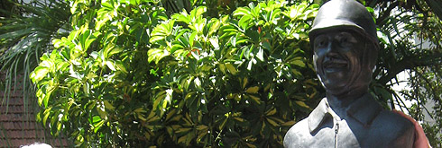 Monumento a Oscar Galvez